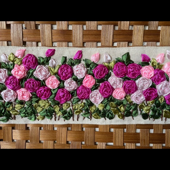 Handbags - Silk embroidered bag with pink roses (medium)